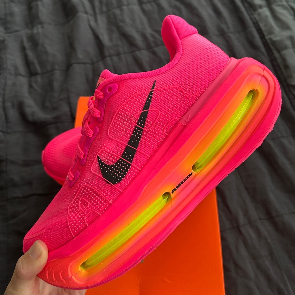 Nike Women's Neon Pink & Yellow Vomero Premium never worn in box